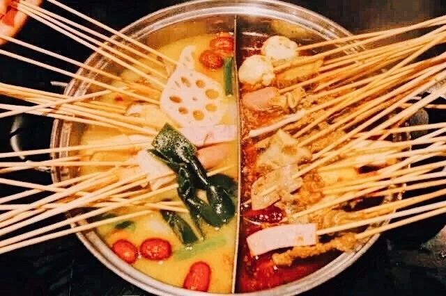 WANT TO EAT HOT POT, CAN’T PUT SEAFOOD AND BARBECUE? DON’T WORRY ABOUT IT! THIS FAMILY RESTAURANT IN CHINATOWN MEETS YOUR STOMACH ONCE!